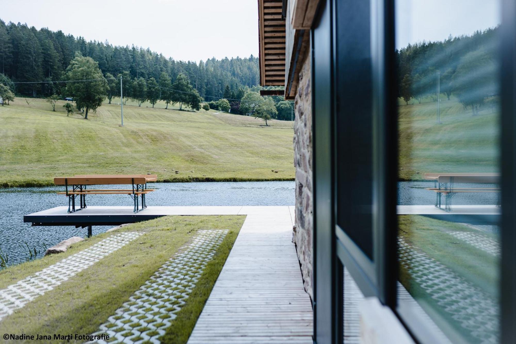 Вилла Ferienhaus Im Schwarzwald Am See "Backhaeusle" Хорнберг Экстерьер фото